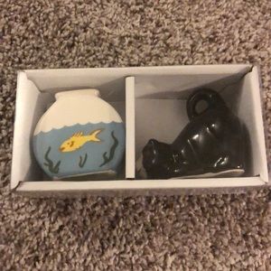 NEW in box Cat and goldfish salt&pepper shakers
